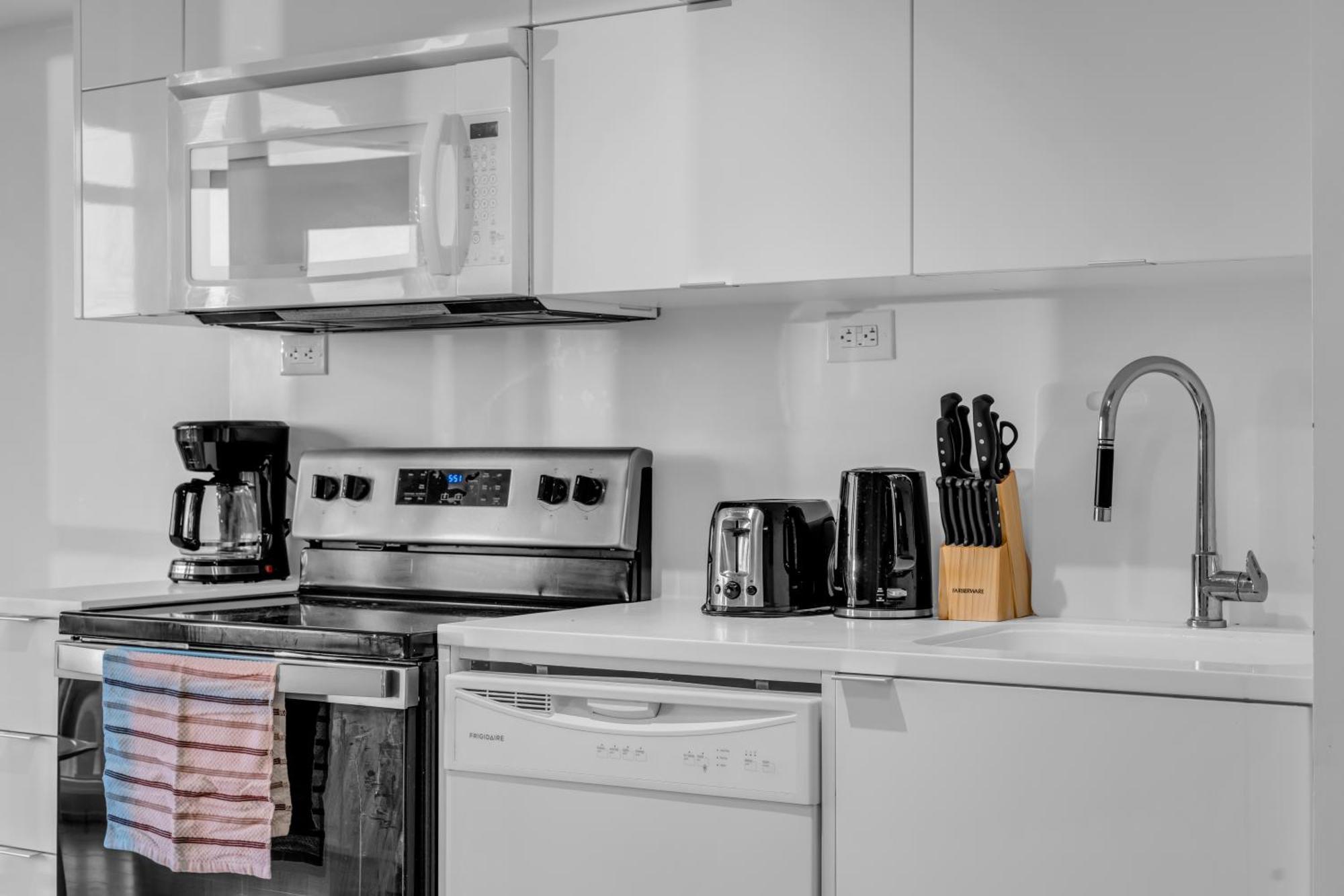 City Downtown Suites Торонто Экстерьер фото